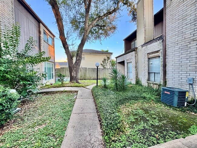 Building Photo - 8315 Augustine Dr