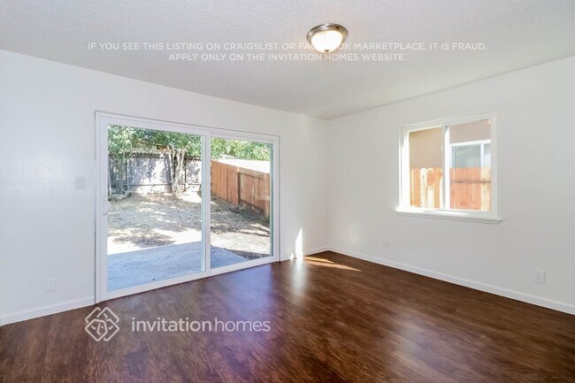 Foto del edificio - 4317 Stockbridge Ave