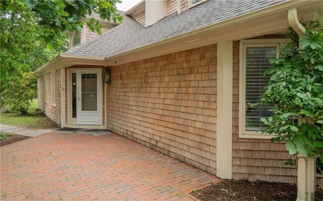 Building Photo - 112 Harrison Ave