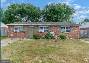 Building Photo - 17 Bach Dr