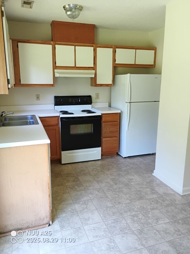 Building Photo - 739 NC-24