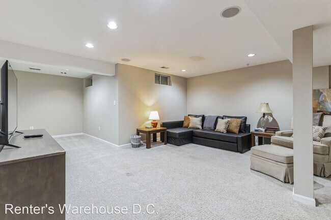 Building Photo - 4 br, 2.5 bath House - 3318 Yellow Flower Rd
