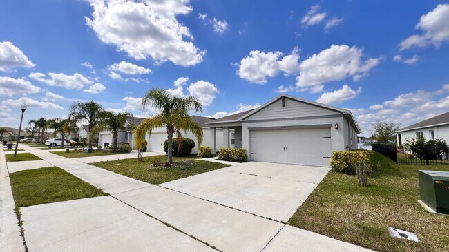 Foto del edificio - Gorgeous 3 Bedroom, 2 Bathroom Smart Home ...