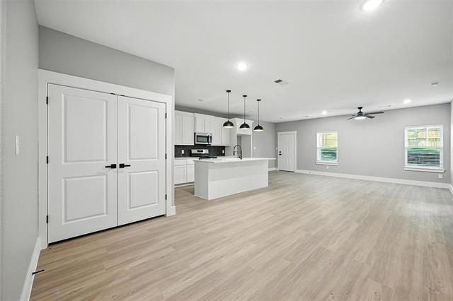 Foto del edificio - 1331 W Crawford St