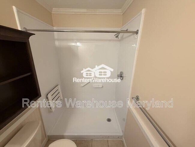 Building Photo - 4513 Sipple Ave