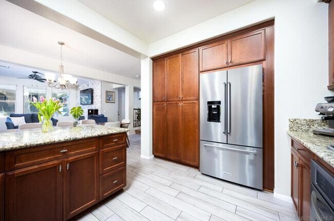 Building Photo - 1813 Cyan Ln