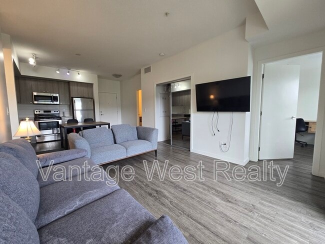 Building Photo - 935-935 Academy Way