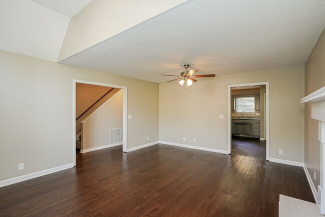 Foto del edificio - 642 Knollwood Dr