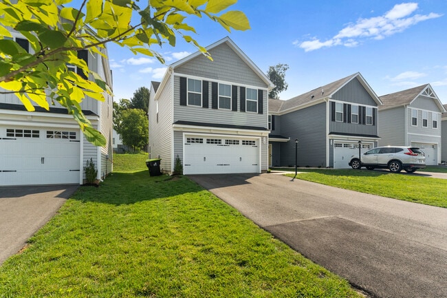 Photo - 178 Robinia Rd Townhome