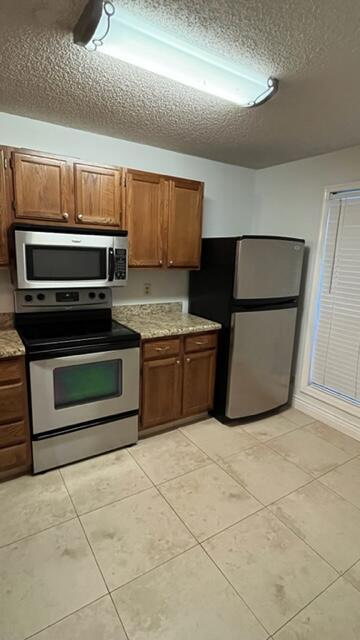 Foto del edificio - 5095 Heatherhill Ln