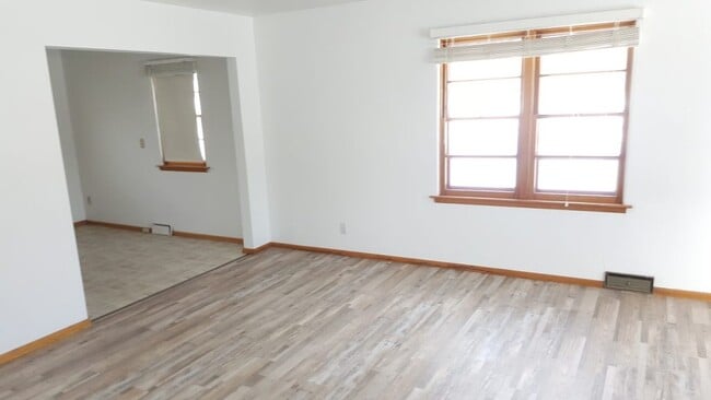 Living Room - 611 4th Ave NW