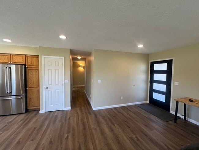 Building Photo - Kalispell Home on Village Greens Golf Course