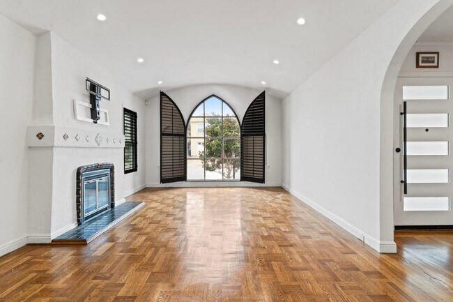 Building Photo - Recently Remodeled 4 Bed, 2 Bath Millbrae ...