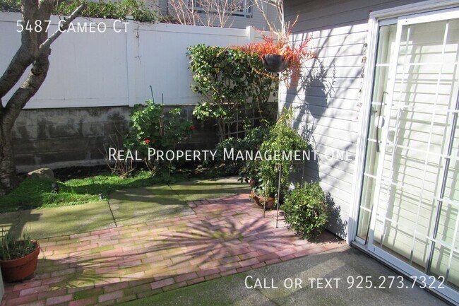 Foto del edificio - 5487 Cameo Ct