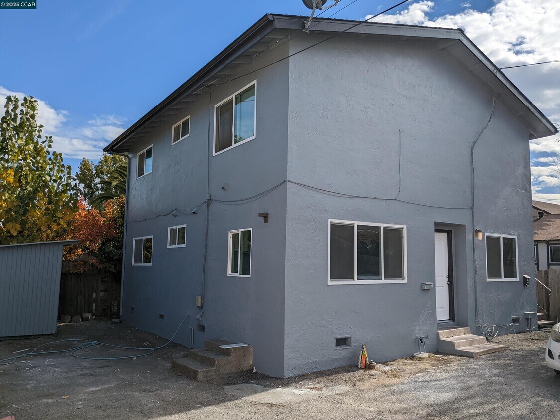 Primary Photo - 2008 Marin St