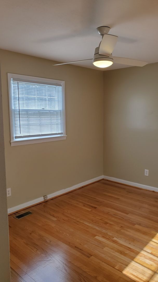 Foto del edificio - 1486 Thelbert Dr