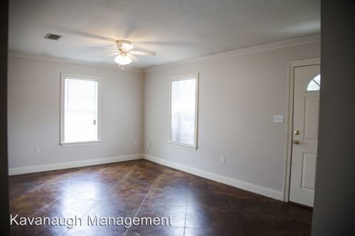 Foto del edificio - 246 McMahon Rd