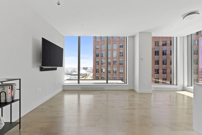 Building Photo - 133 Seaport Blvd
