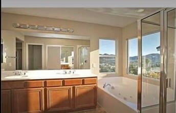 Building Photo - 721 Helmsdale Rd