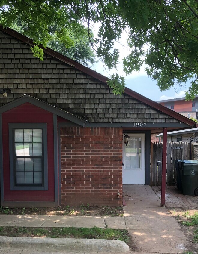 Primary Photo - 1903 Christie Dr