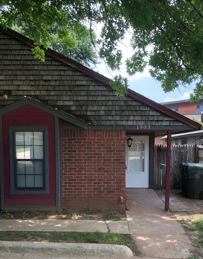 Building Photo - 1903 Christie Dr
