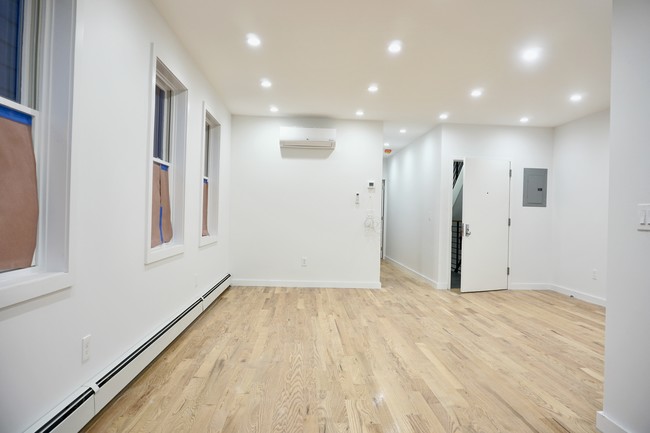 Building Photo - 18 Hudson Street