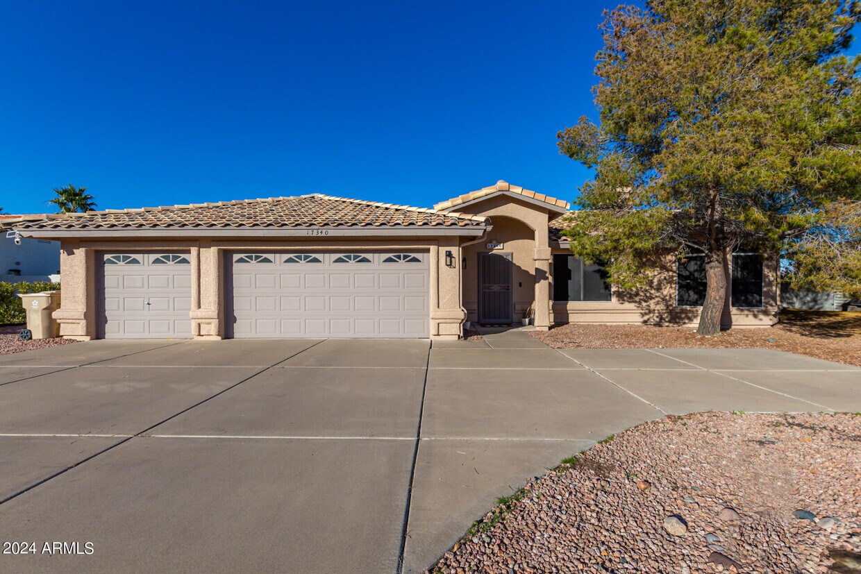 Primary Photo - 17340 E Grande Blvd