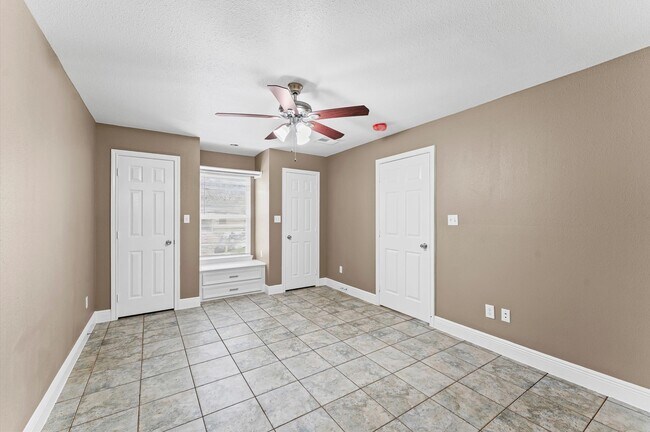 Foto del edificio - 5646 Belmark St