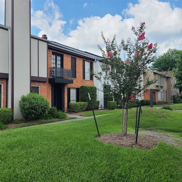 Building Photo - 14389 Misty Meadow Ln