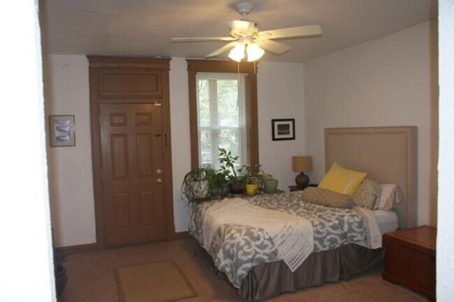 Foto del edificio - 4322 Hartford St