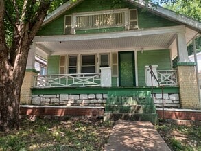 Building Photo - 2445 Cypress Ave