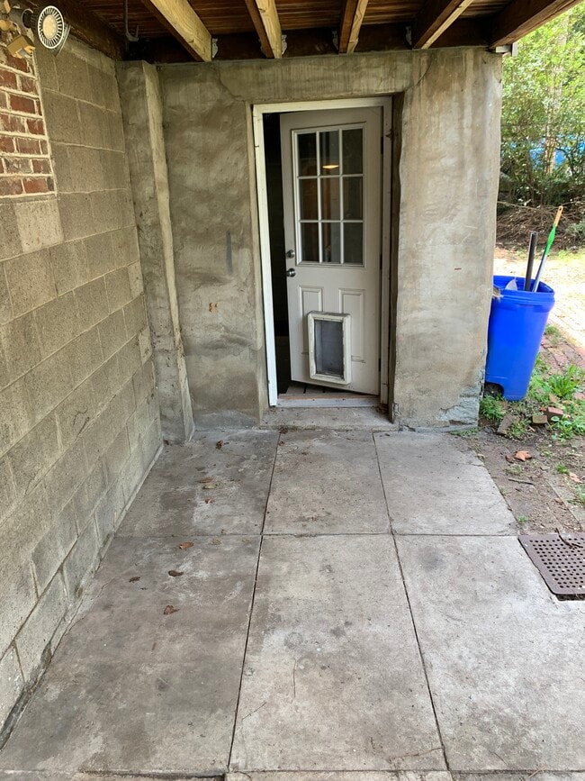 Building Photo - 5126 Stanton Ave