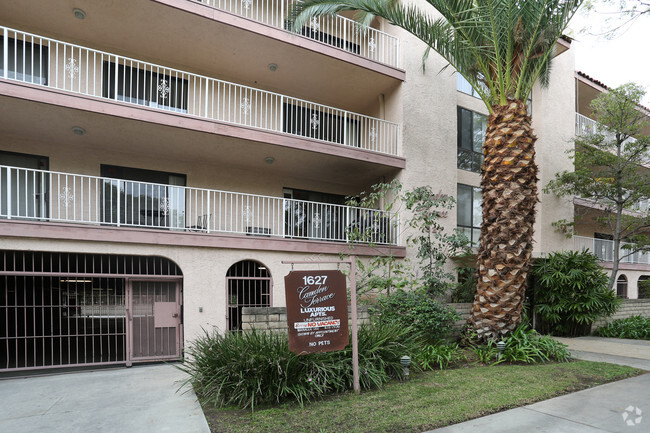 Building Photo - Camden Terrace