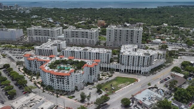  - Gables Ponce