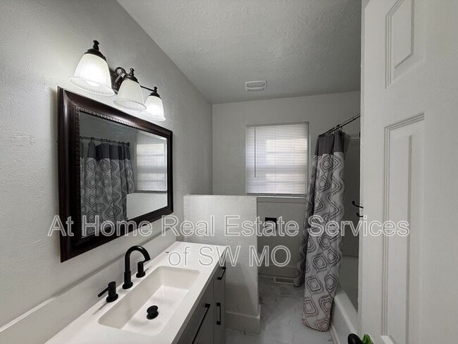 Building Photo - 1040 E Cherokee St