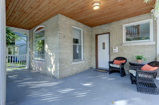 Large Front Porch - 511 W Wisconsin St