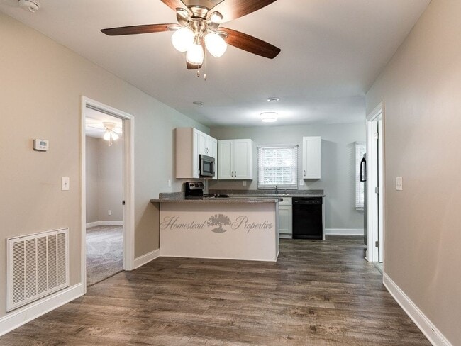 Building Photo - Updated 3 Bedroom / 2 Bath Home on Lamont