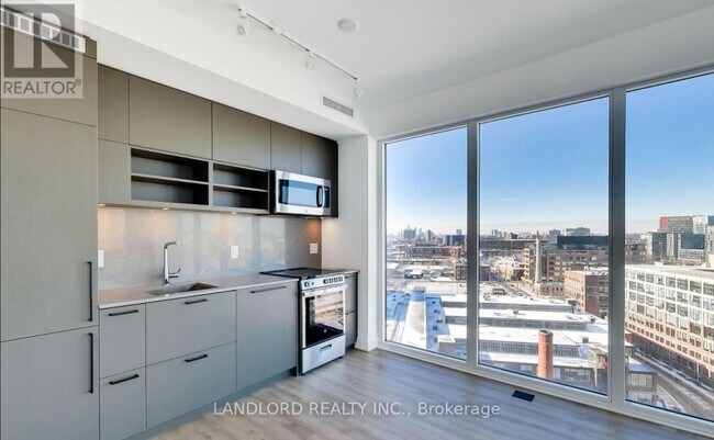 Photo du bâtiment - 135-1135 E Liberty St