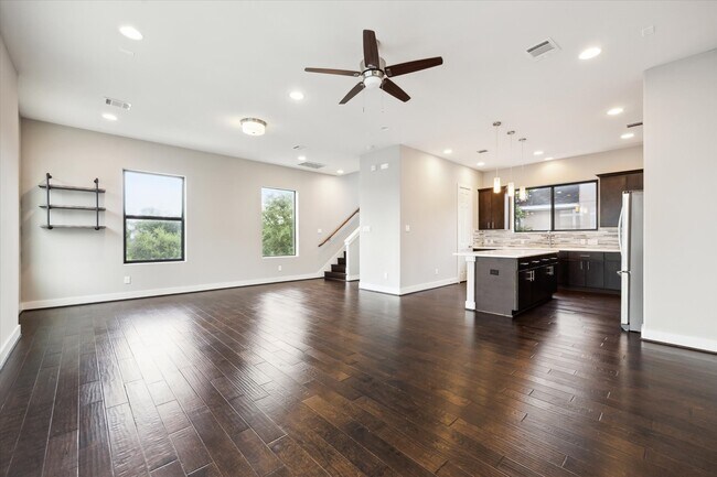 Foto del edificio - 3212 N MacGregor Way