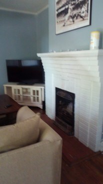 Sala de estar con firer lugar - 806 Heidt St