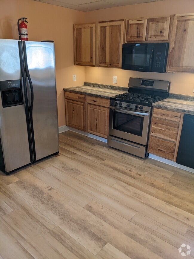 66 Hillside Rd Unit 2, Orono, ME 04473 Room for Rent in Orono, ME