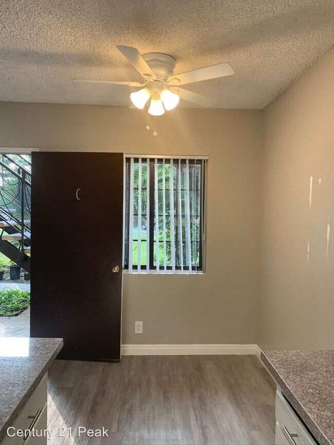 Building Photo - 1 br, 1 bath Apartment - 2803 E 58th St