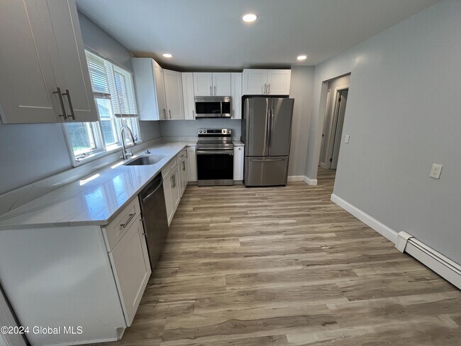 Building Photo - 86 Hackett Blvd