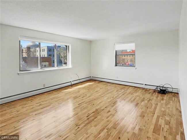 Foto del edificio - 2727 W 43rd St