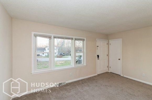 Building Photo - 102 Spruce Ave