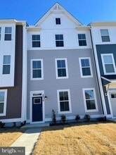 Building Photo - 8816 Selby Ct