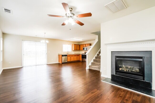 Foto del edificio - 6037 Ladish Ln