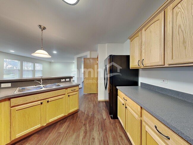 Foto del edificio - 24305 Cedar Creek Ln