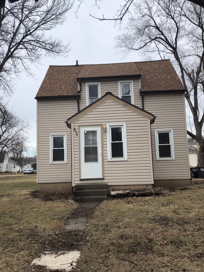 Building Photo - 632 S Anna Ave