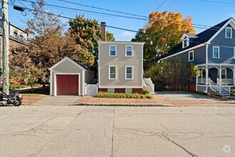 Building Photo - 39 Cabot St